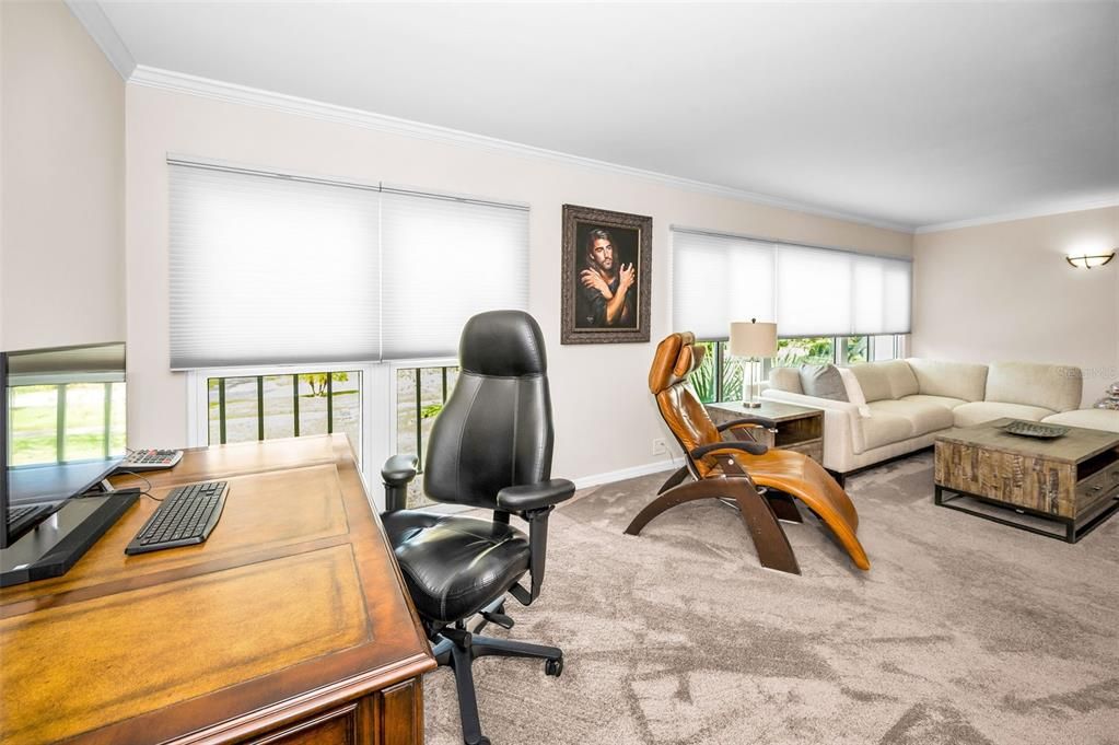 For Sale: $178,500 (1 beds, 1 baths, 1025 Square Feet)