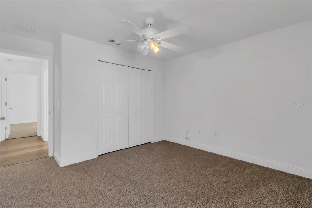 合同活跃: $440,000 (3 贝兹, 2 浴室, 2083 平方英尺)