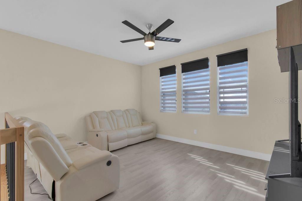 For Sale: $590,000 (4 beds, 2 baths, 2320 Square Feet)