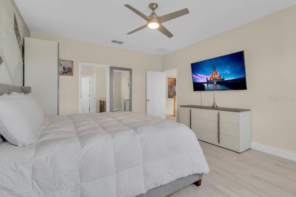 For Sale: $590,000 (4 beds, 2 baths, 2320 Square Feet)