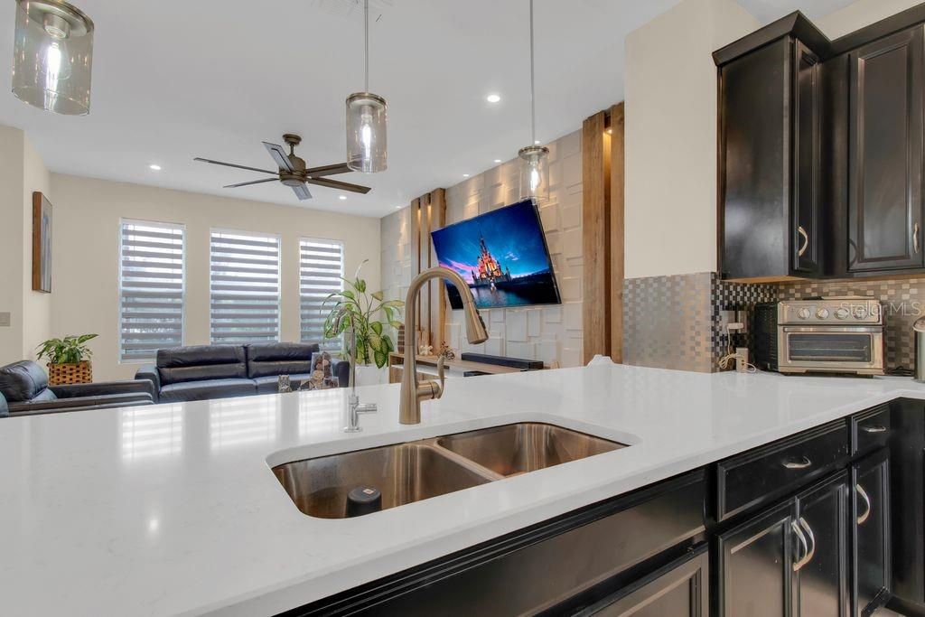 For Sale: $590,000 (4 beds, 2 baths, 2320 Square Feet)