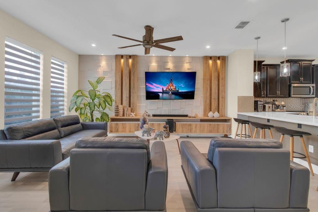 For Sale: $590,000 (4 beds, 2 baths, 2320 Square Feet)