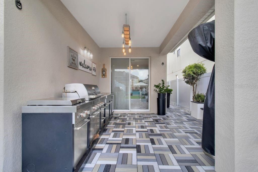 For Sale: $590,000 (4 beds, 2 baths, 2320 Square Feet)