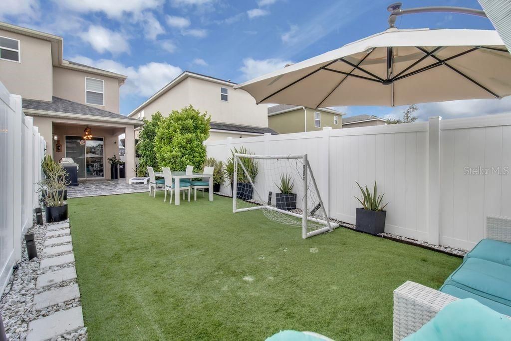 For Sale: $590,000 (4 beds, 2 baths, 2320 Square Feet)