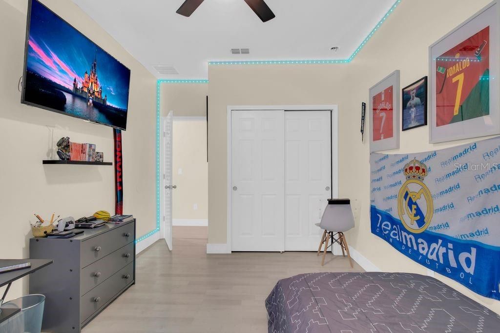 For Sale: $590,000 (4 beds, 2 baths, 2320 Square Feet)