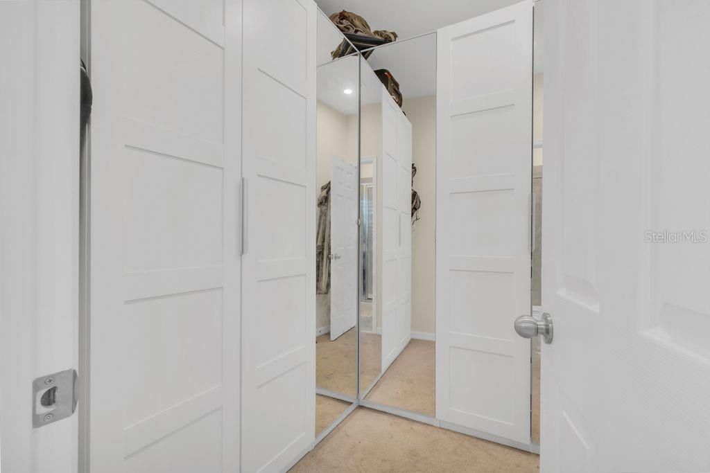 For Sale: $590,000 (4 beds, 2 baths, 2320 Square Feet)