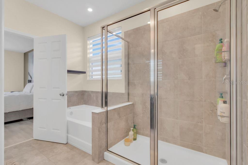 For Sale: $590,000 (4 beds, 2 baths, 2320 Square Feet)