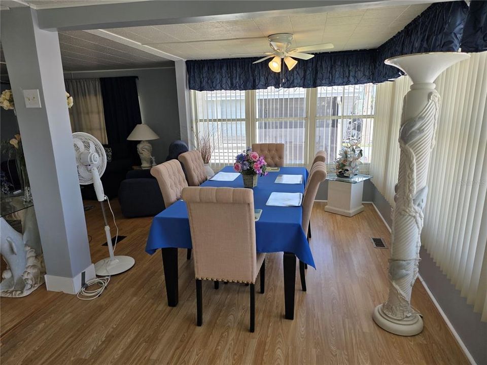 For Sale: $129,900 (2 beds, 2 baths, 816 Square Feet)