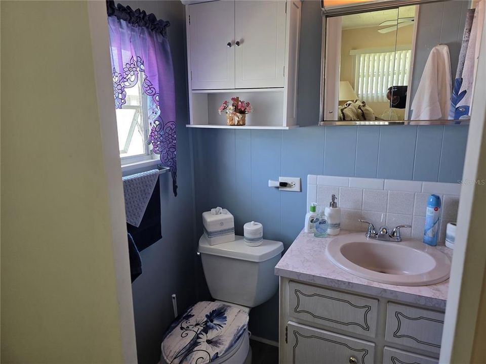 For Sale: $129,900 (2 beds, 2 baths, 816 Square Feet)