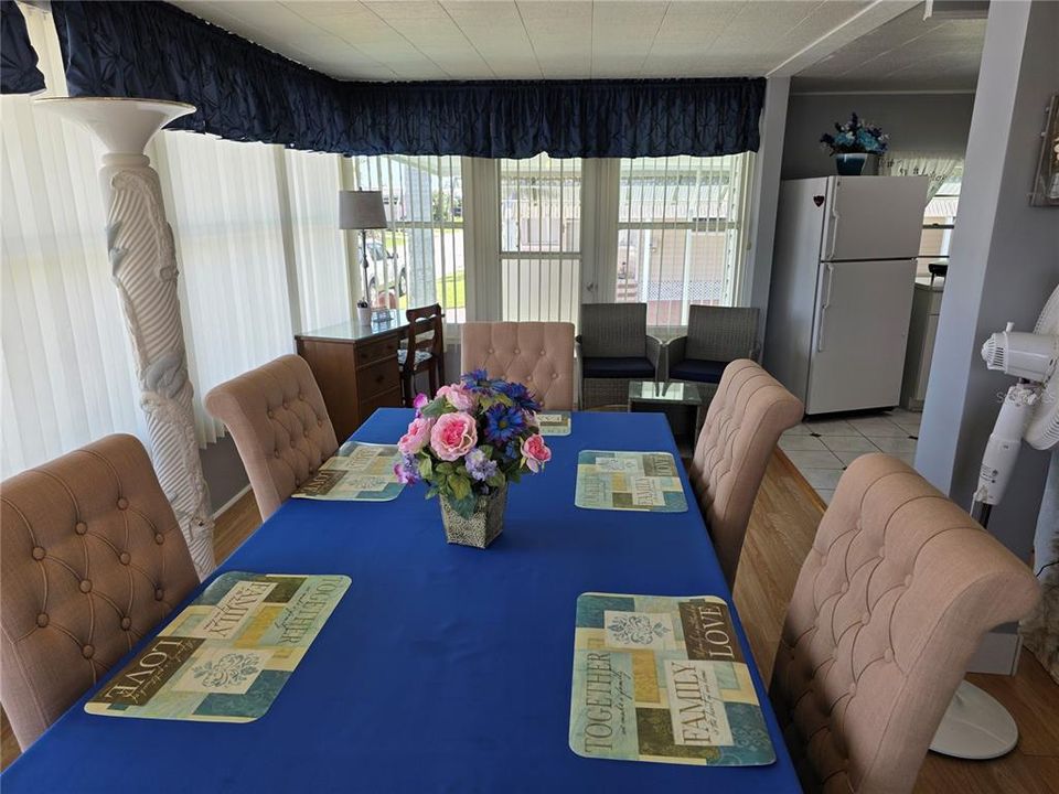 For Sale: $129,900 (2 beds, 2 baths, 816 Square Feet)