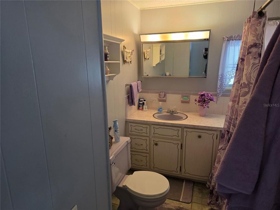 For Sale: $129,900 (2 beds, 2 baths, 816 Square Feet)