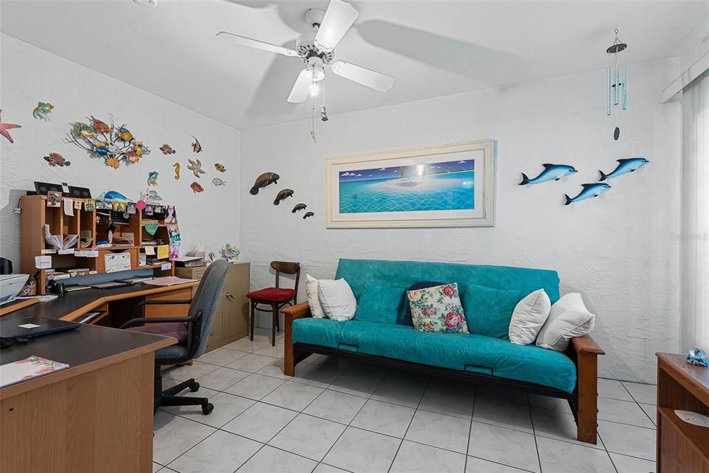 合同活跃: $459,999 (3 贝兹, 2 浴室, 1448 平方英尺)