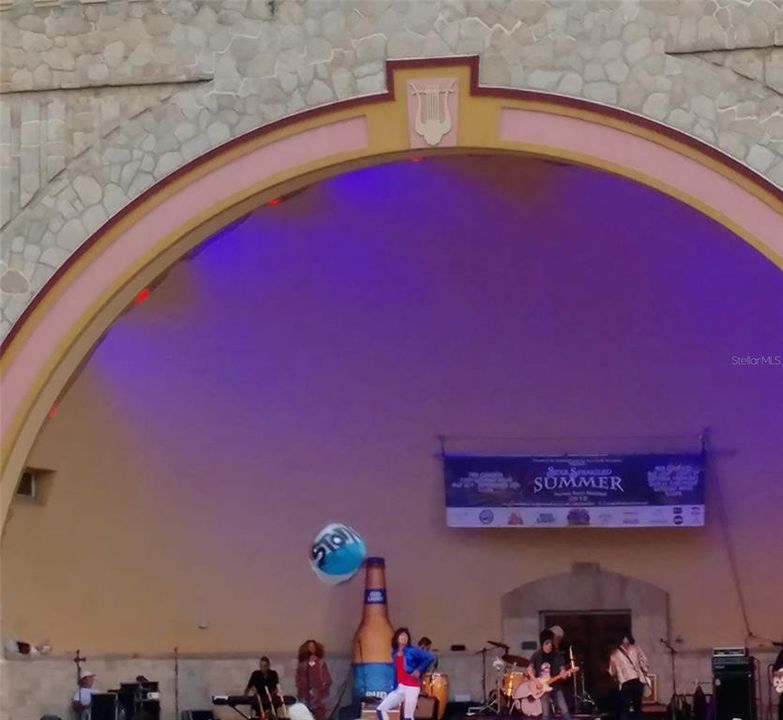 合同活跃: $459,999 (3 贝兹, 2 浴室, 1448 平方英尺)