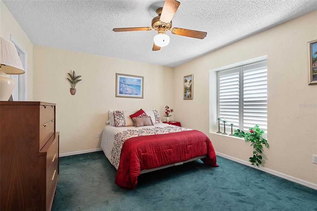 合同活跃: $459,999 (3 贝兹, 2 浴室, 1448 平方英尺)