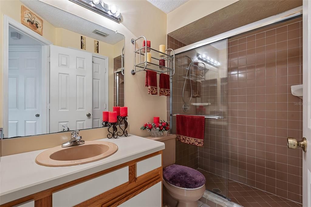 合同活跃: $459,999 (3 贝兹, 2 浴室, 1448 平方英尺)