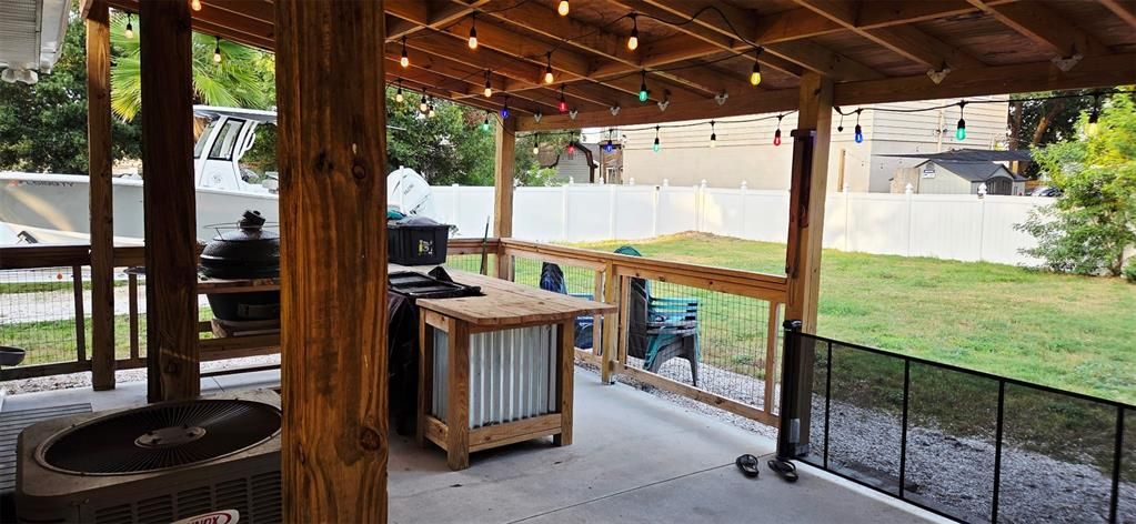 For Sale: $425,000 (3 beds, 2 baths, 1307 Square Feet)