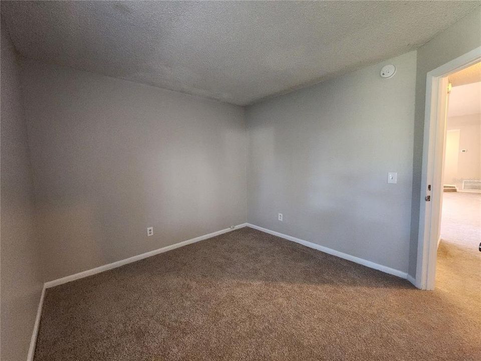 For Rent: $1,750 (3 beds, 2 baths, 1200 Square Feet)