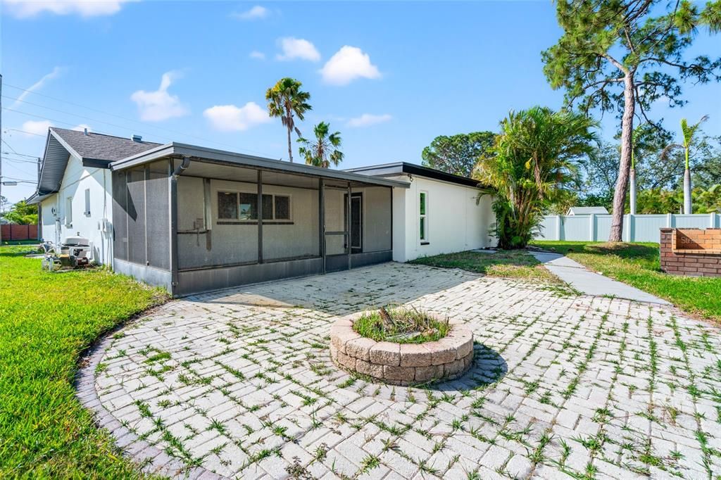 En Venta: $415,000 (4 camas, 2 baños, 1797 Pies cuadrados)