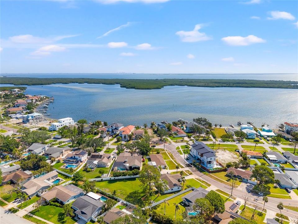 En Venta: $415,000 (4 camas, 2 baños, 1797 Pies cuadrados)