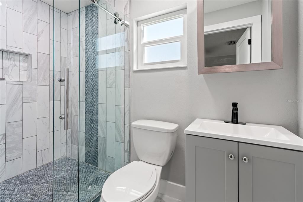 En Venta: $415,000 (4 camas, 2 baños, 1797 Pies cuadrados)