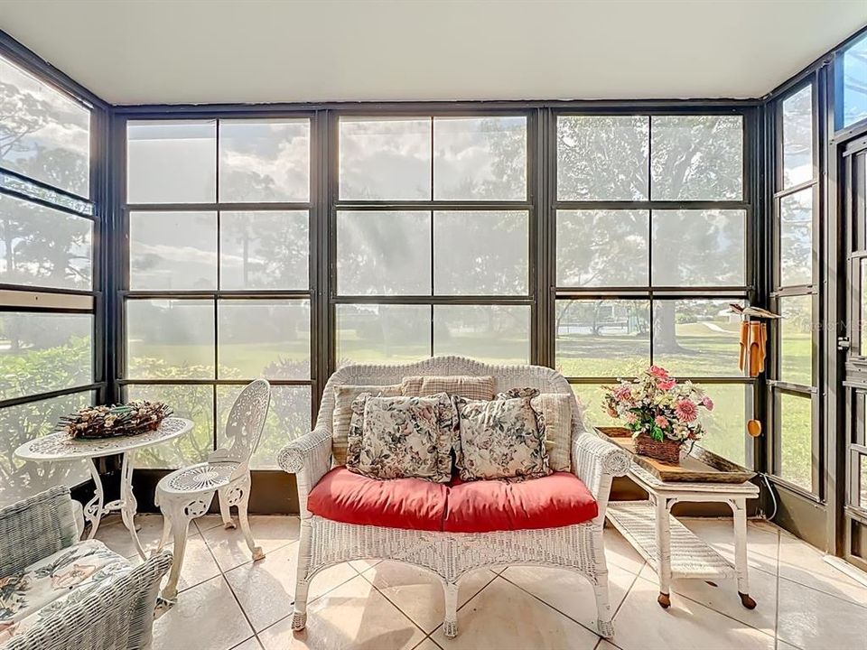 待售: $169,900 (2 贝兹, 2 浴室, 940 平方英尺)