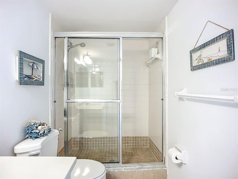 待售: $169,900 (2 贝兹, 2 浴室, 940 平方英尺)