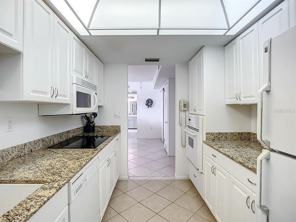 待售: $169,900 (2 贝兹, 2 浴室, 940 平方英尺)