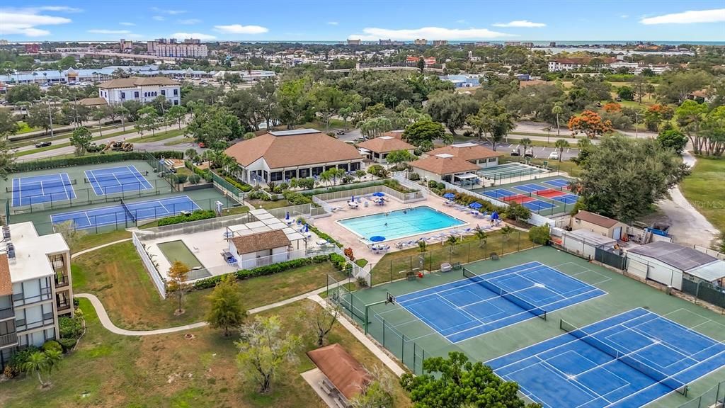 待售: $169,900 (2 贝兹, 2 浴室, 940 平方英尺)