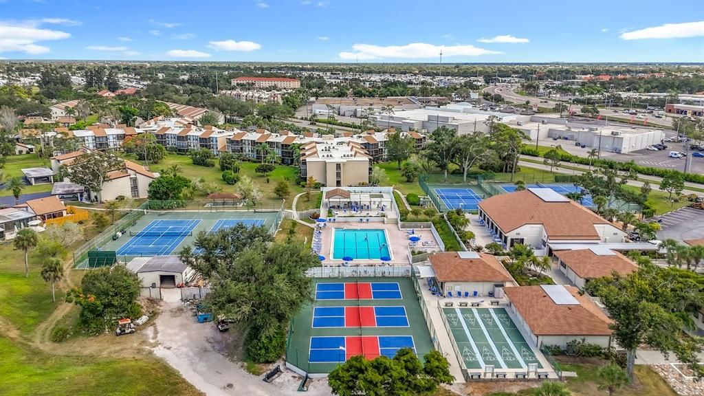 待售: $169,900 (2 贝兹, 2 浴室, 940 平方英尺)