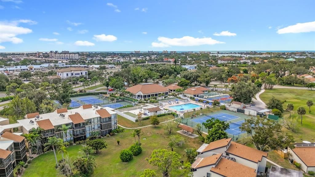 待售: $169,900 (2 贝兹, 2 浴室, 940 平方英尺)