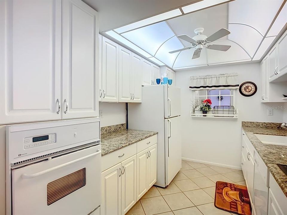 待售: $169,900 (2 贝兹, 2 浴室, 940 平方英尺)