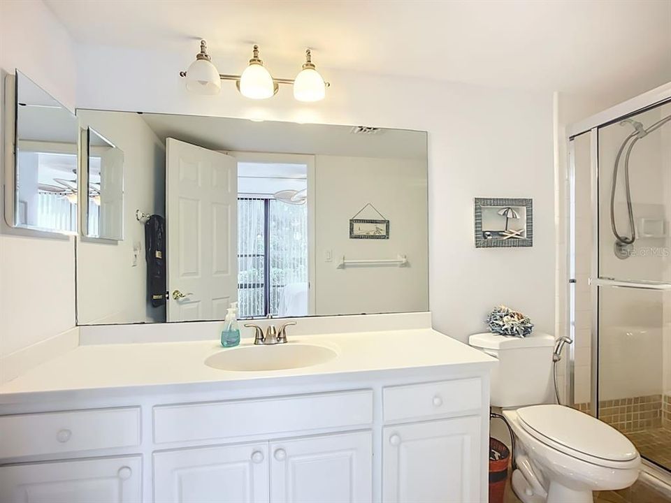 待售: $169,900 (2 贝兹, 2 浴室, 940 平方英尺)