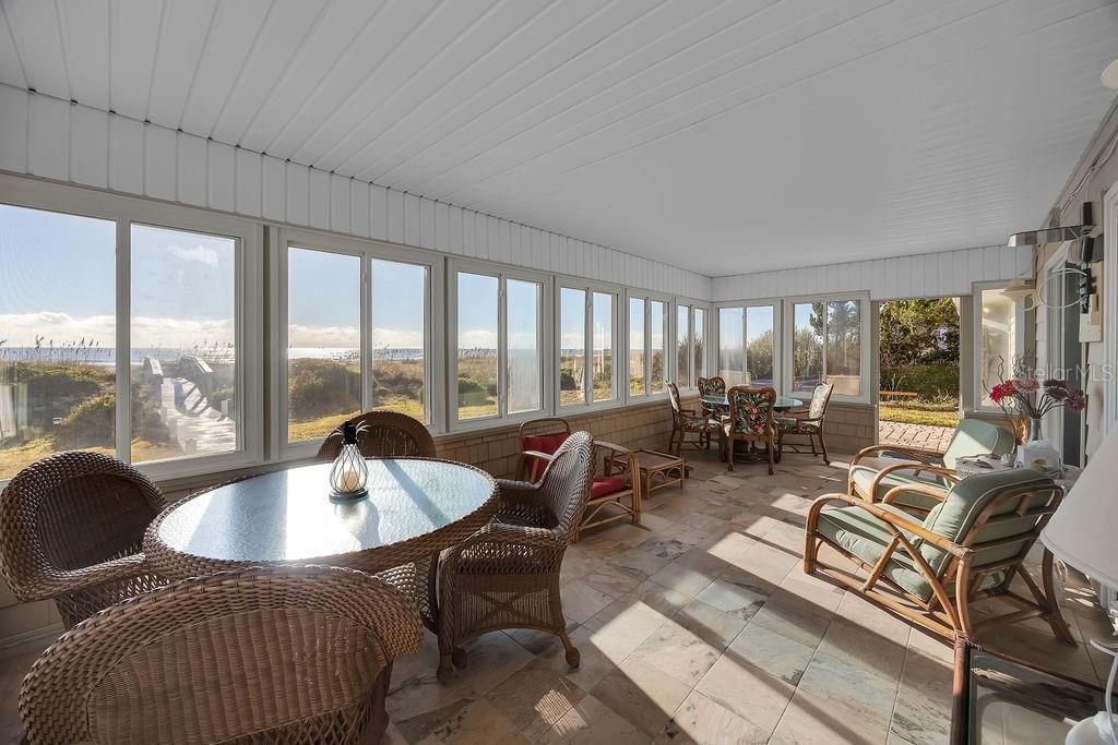 На продажу: $2,600,000 (3 спален, 2 ванн, 1893 Квадратных фут)