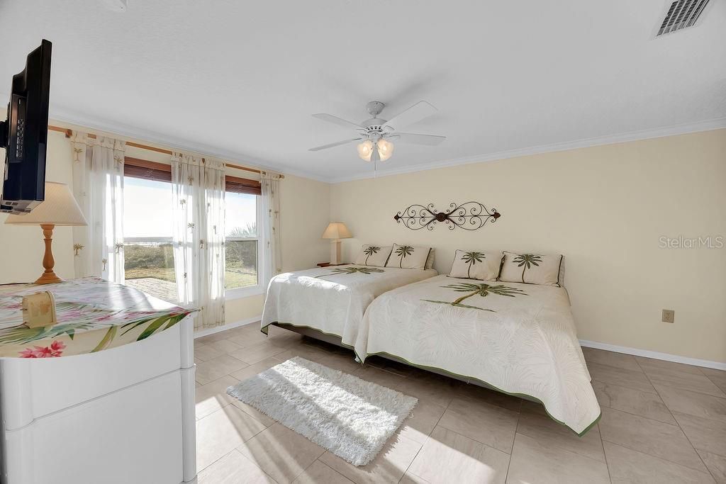 На продажу: $2,600,000 (3 спален, 2 ванн, 1893 Квадратных фут)