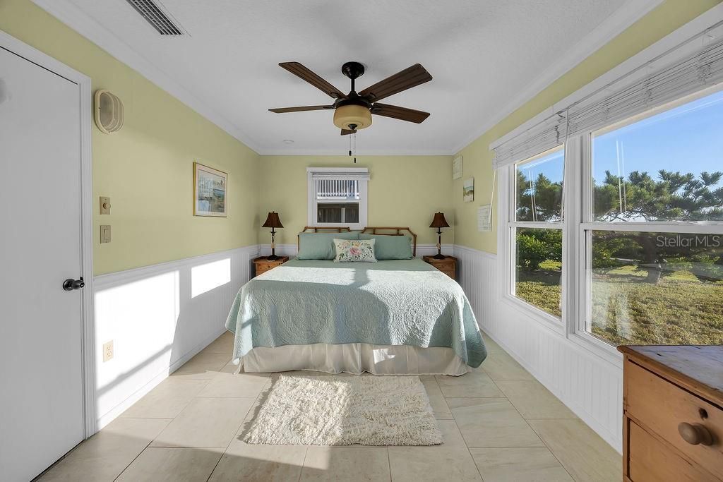 На продажу: $2,600,000 (3 спален, 2 ванн, 1893 Квадратных фут)