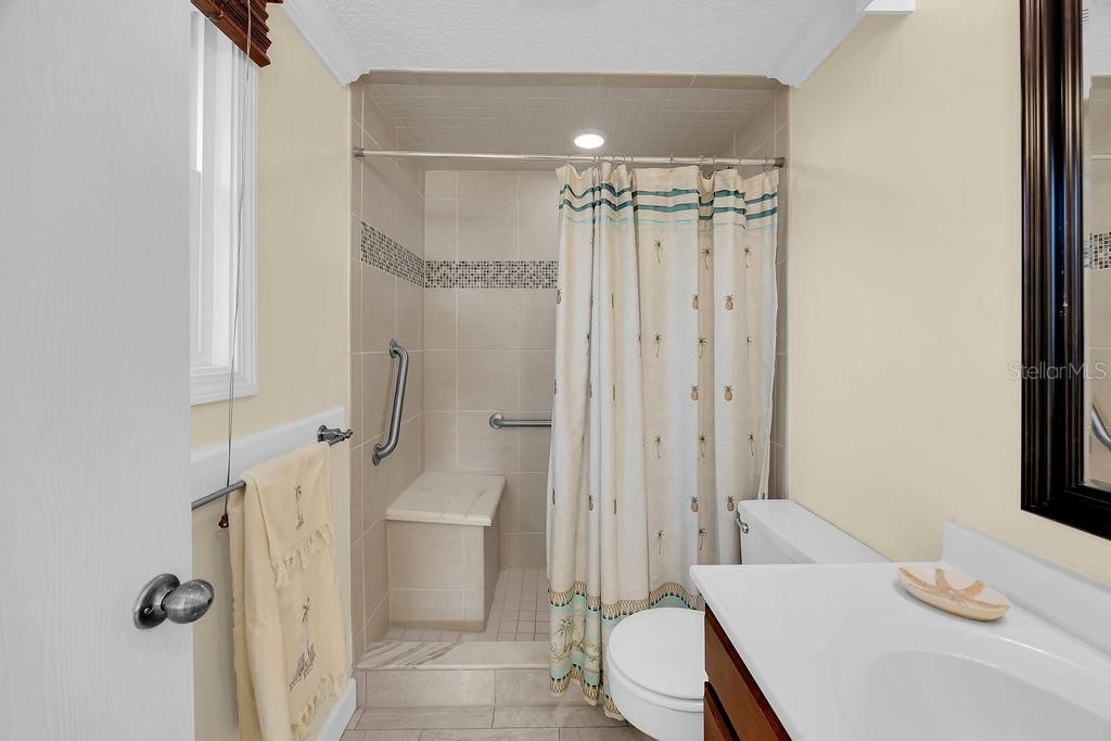 На продажу: $2,600,000 (3 спален, 2 ванн, 1893 Квадратных фут)