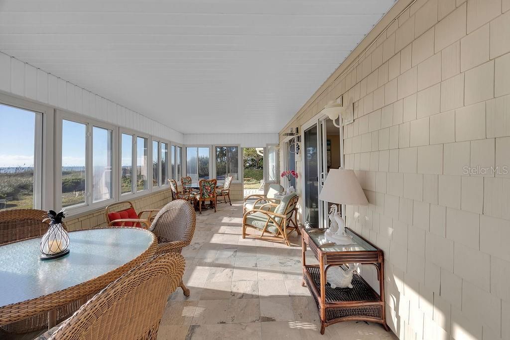 На продажу: $2,600,000 (3 спален, 2 ванн, 1893 Квадратных фут)