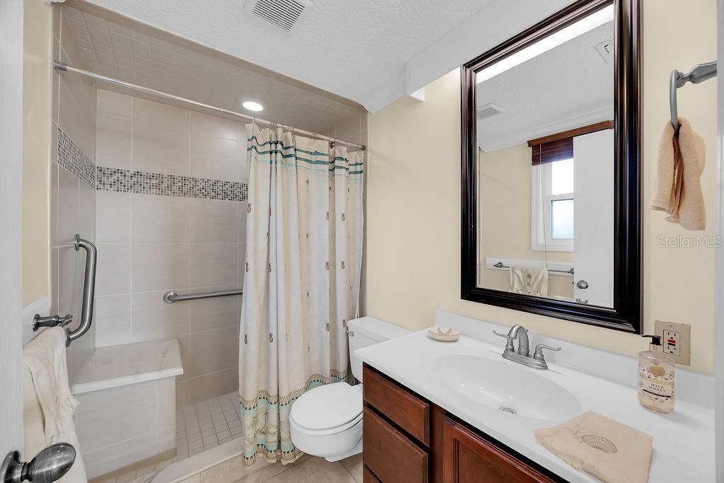 На продажу: $2,600,000 (3 спален, 2 ванн, 1893 Квадратных фут)