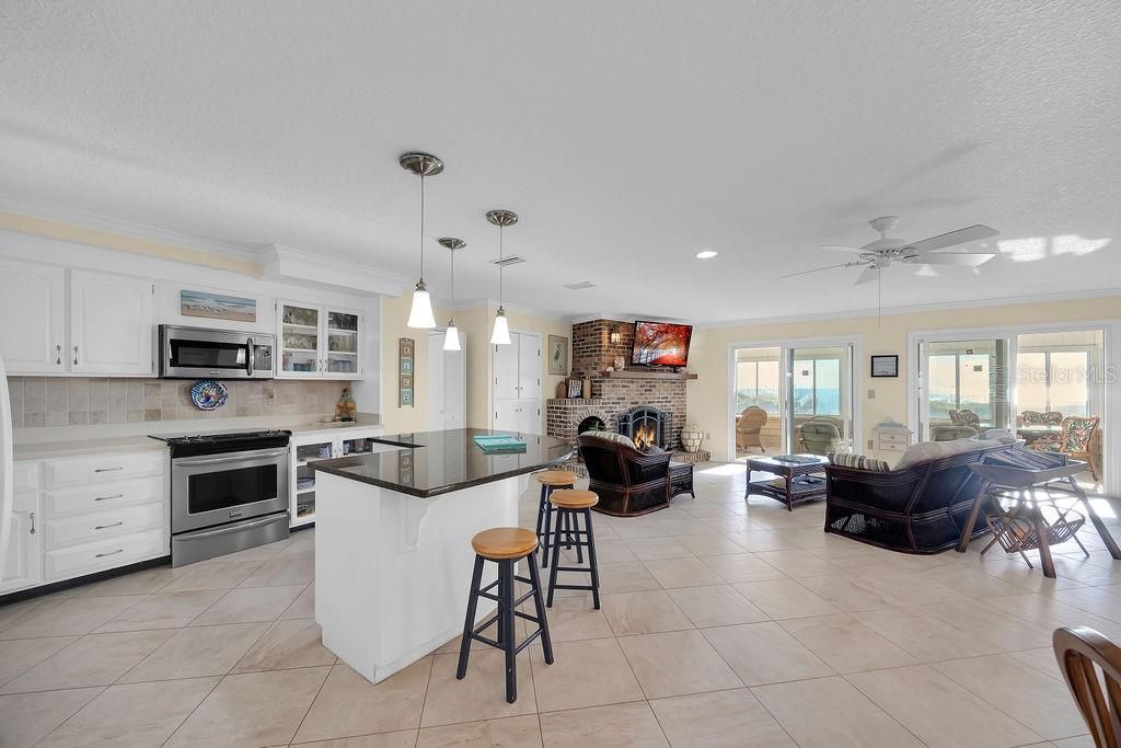 На продажу: $2,600,000 (3 спален, 2 ванн, 1893 Квадратных фут)