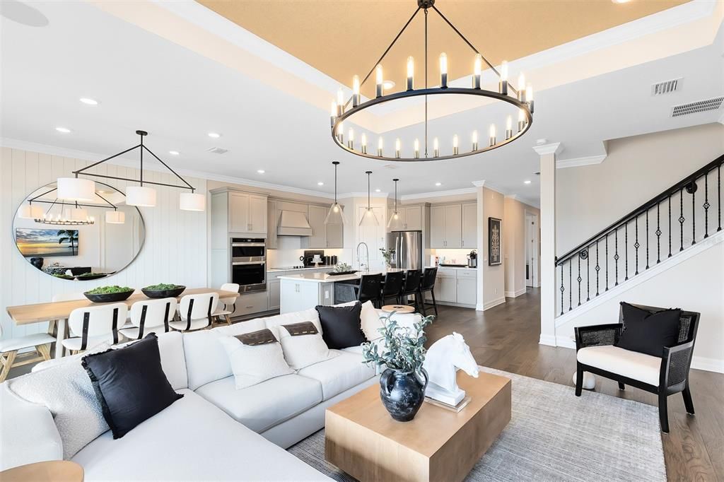 合同活跃: $523,480 (4 贝兹, 3 浴室, 2894 平方英尺)