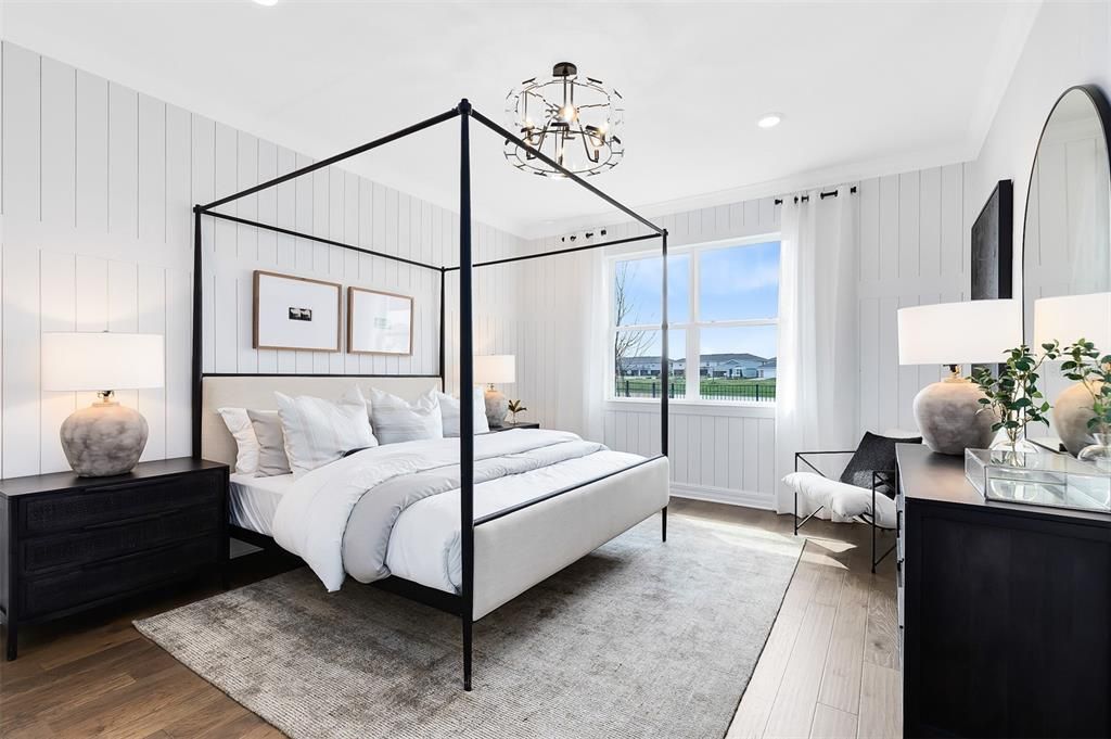 合同活跃: $523,480 (4 贝兹, 3 浴室, 2894 平方英尺)