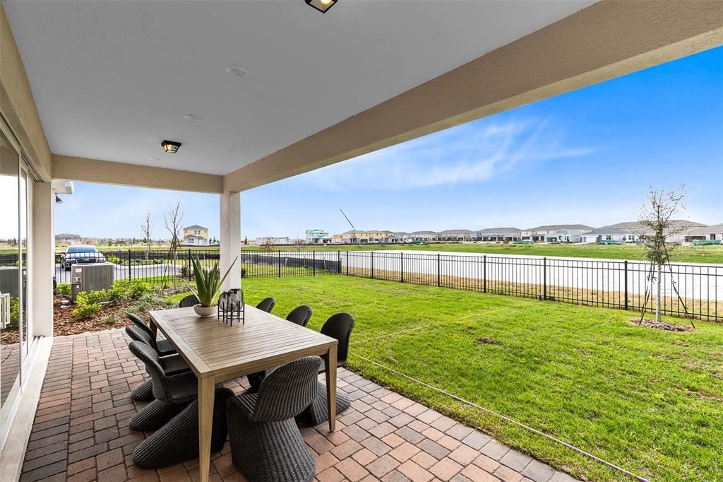 合同活跃: $523,480 (4 贝兹, 3 浴室, 2894 平方英尺)