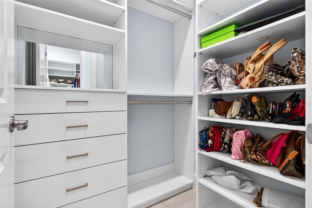 На продажу: $1,949,900 (3 спален, 2 ванн, 2427 Квадратных фут)