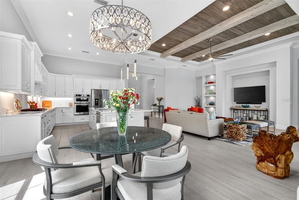 На продажу: $1,949,900 (3 спален, 2 ванн, 2427 Квадратных фут)