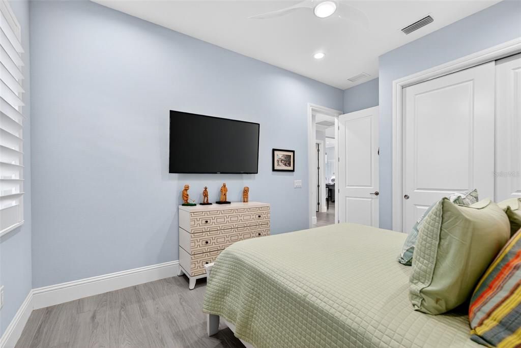 На продажу: $1,949,900 (3 спален, 2 ванн, 2427 Квадратных фут)