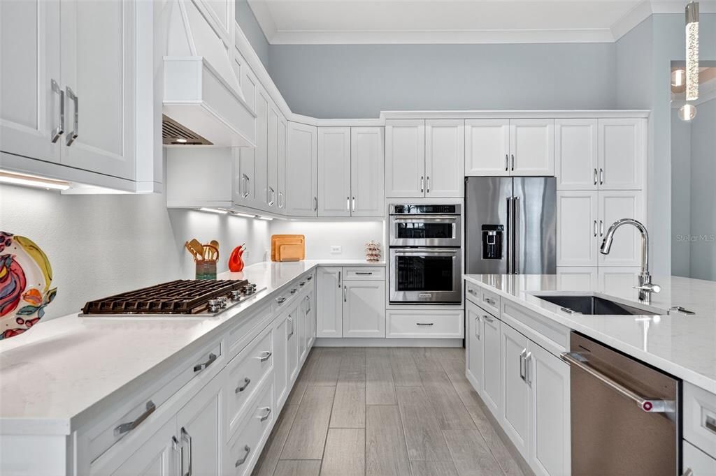 На продажу: $1,949,900 (3 спален, 2 ванн, 2427 Квадратных фут)