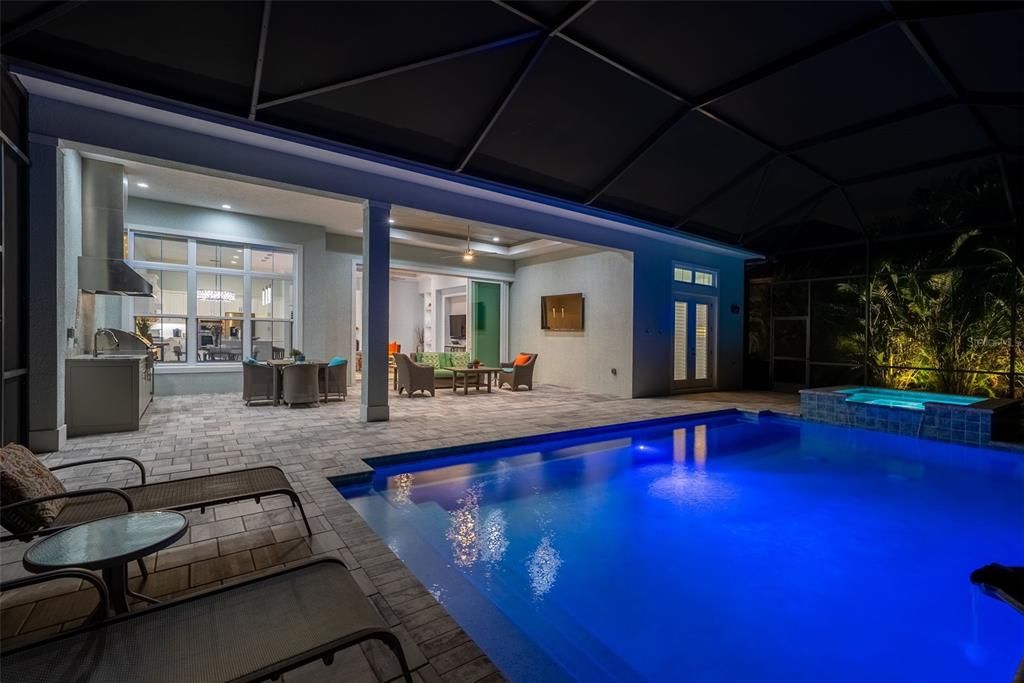 На продажу: $1,949,900 (3 спален, 2 ванн, 2427 Квадратных фут)