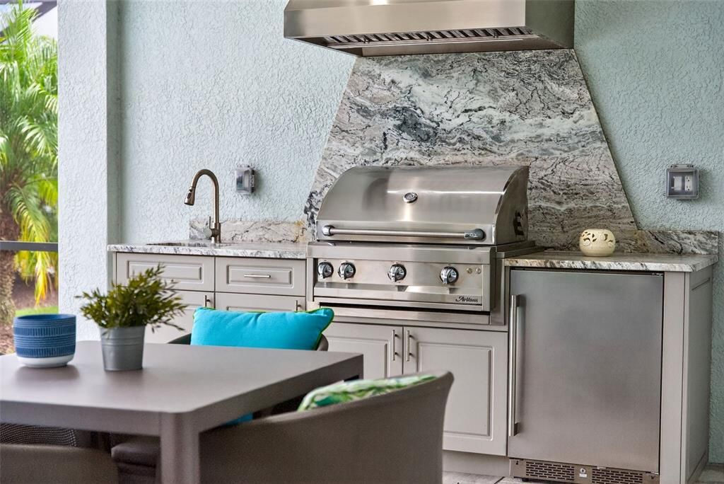 На продажу: $1,949,900 (3 спален, 2 ванн, 2427 Квадратных фут)