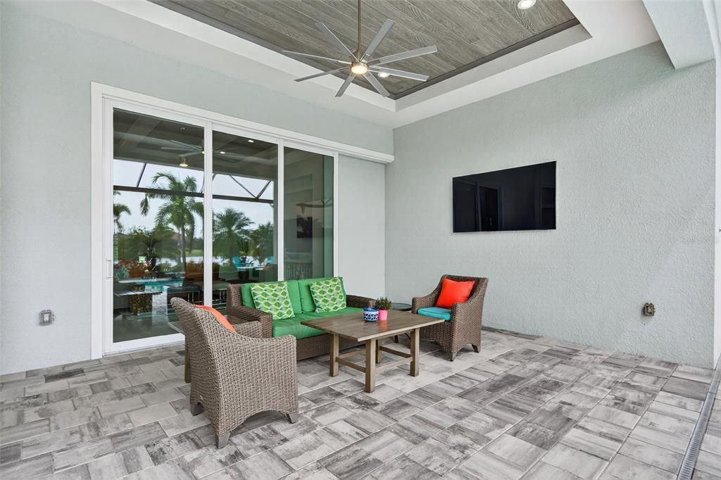 На продажу: $1,949,900 (3 спален, 2 ванн, 2427 Квадратных фут)