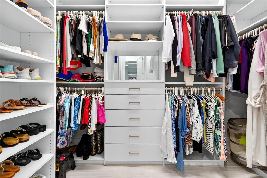 На продажу: $1,949,900 (3 спален, 2 ванн, 2427 Квадратных фут)